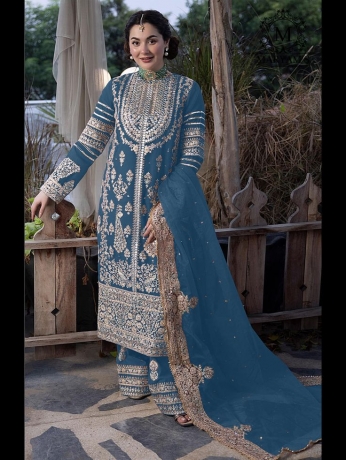 Still Wearing Outdated Styles? See What’s New in Designer Salwar Kameez at Pakistani Salwar Kameez