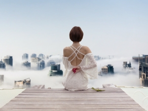 The Benefits of Short-Sleeved Dresses and How to Style Them The Benefits of Short-Sleeved Dresses and How to Style Them